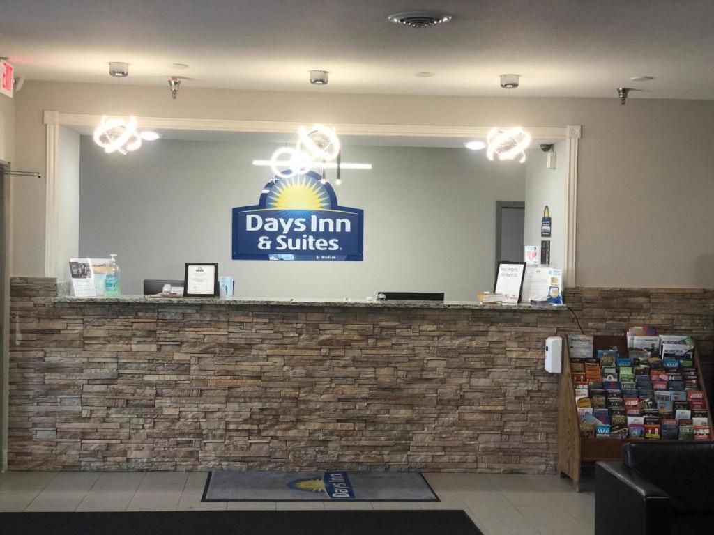 Days Inn & Suites By Wyndham Romeoville Esterno foto